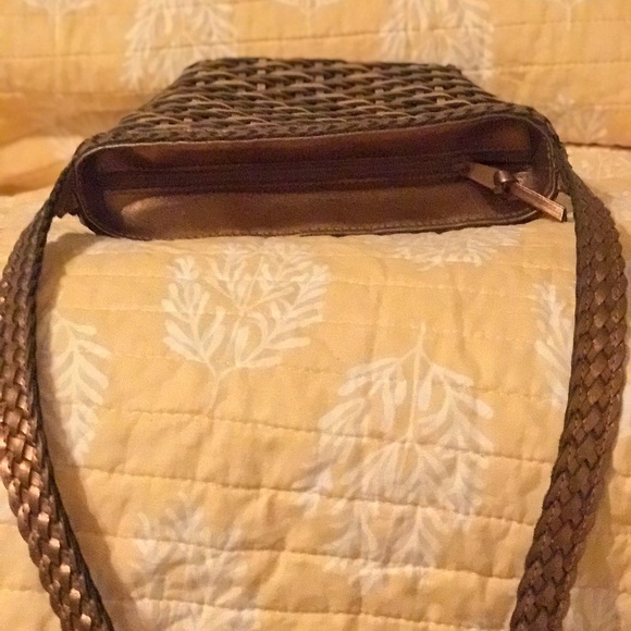 LJS COLLECTION WOVEN METALLIC PURSE - Picture 4 of 8